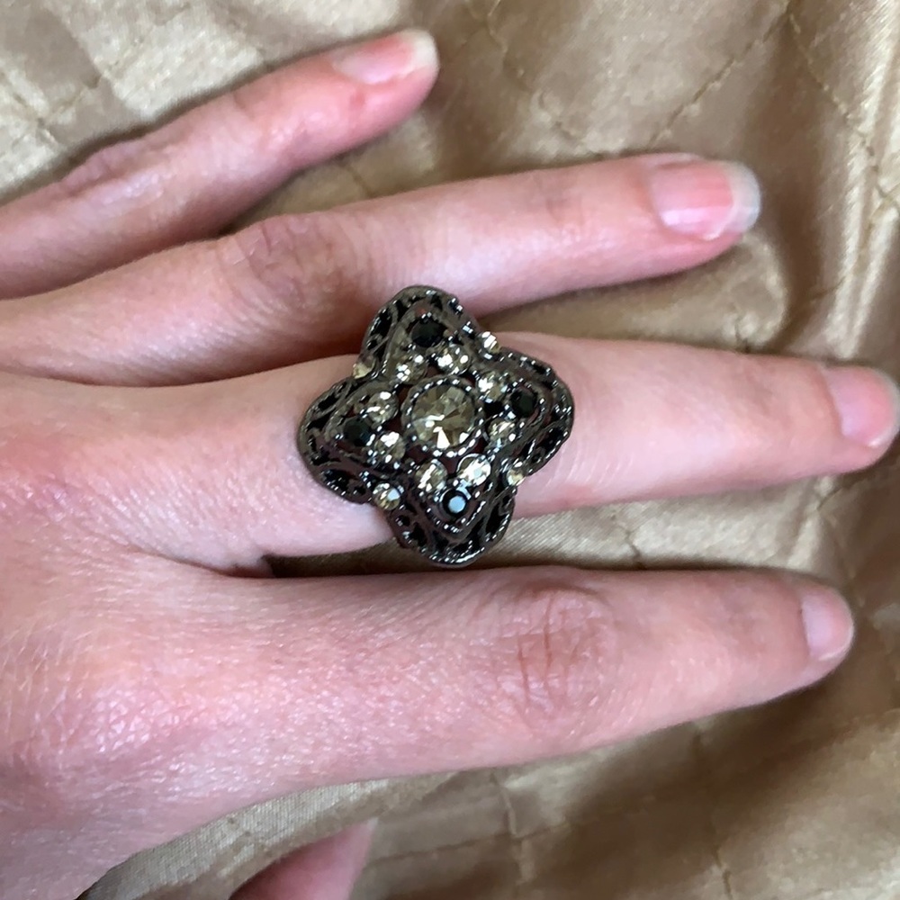 4/$25🦋 Premier Design Ring Sz 5